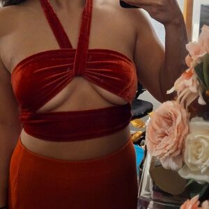 ZAFUL • Velvet Halter Tie Crop Top